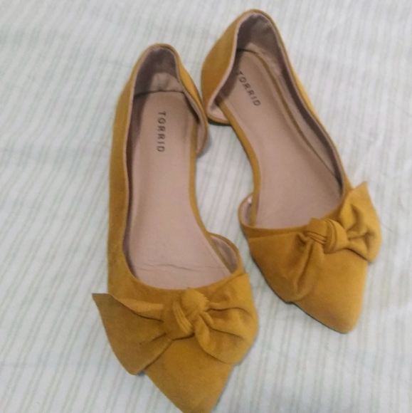Shoes - Torrid yellow flats